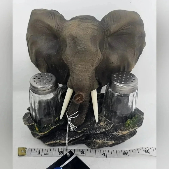 DWK Corp Vintage LMTD Edition Poly Resin Hand Painted Elephant Salt & Pepper Set - Picture 6 of 11
